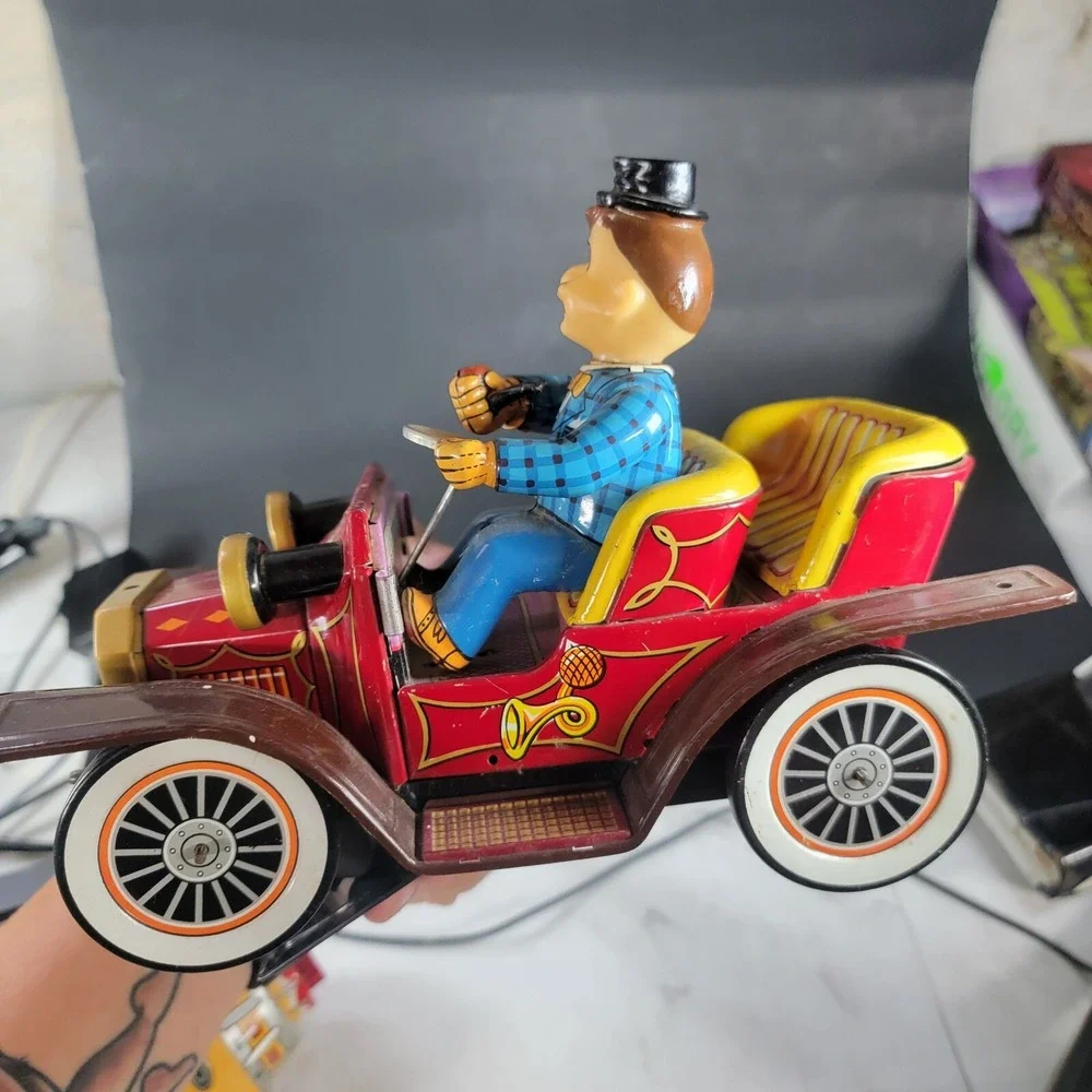 SMOKEY BILL ON OLD FASHION CAR TIN BATTERY TOY JAPAN 1960s